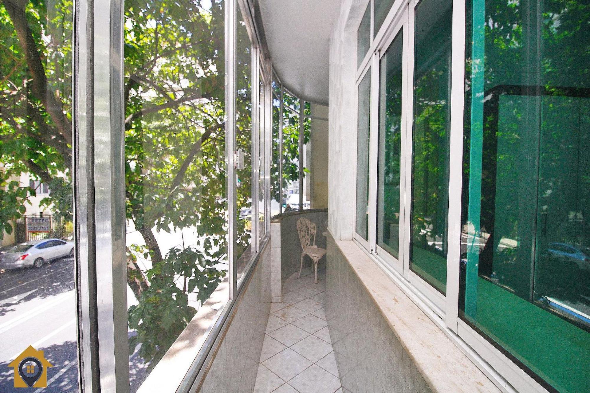 Apto Com Varanda Em Localizacao Privilegiada Apartemen Rio de Janeiro