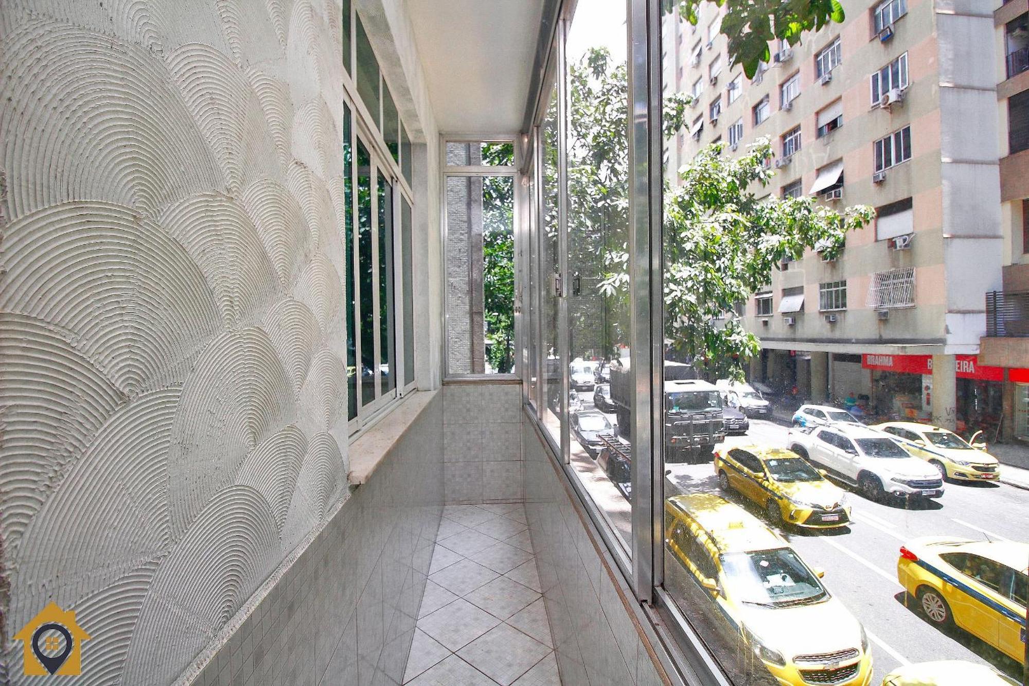 Apto Com Varanda Em Localizacao Privilegiada Apartemen Rio de Janeiro