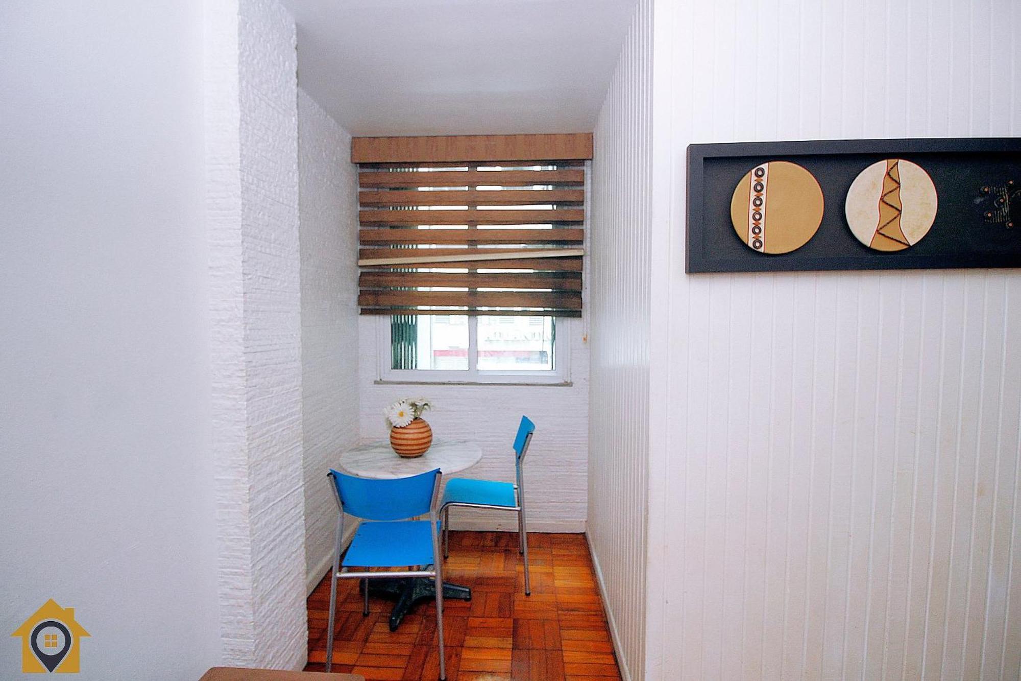 Apto Com Varanda Em Localizacao Privilegiada Apartemen Rio de Janeiro